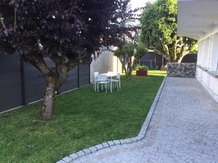Appartement Dans Villa Pau Exterior foto